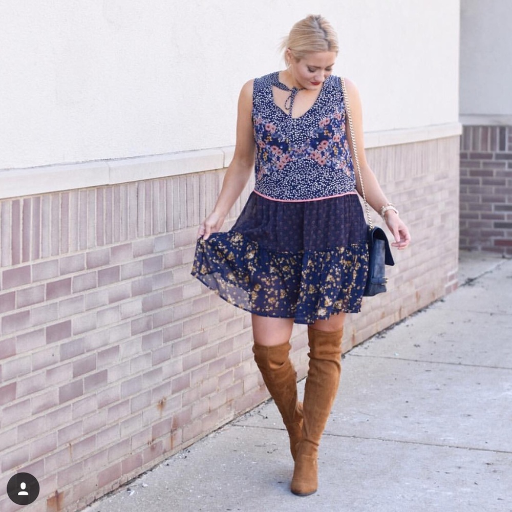 Floral boho dress with tie neck